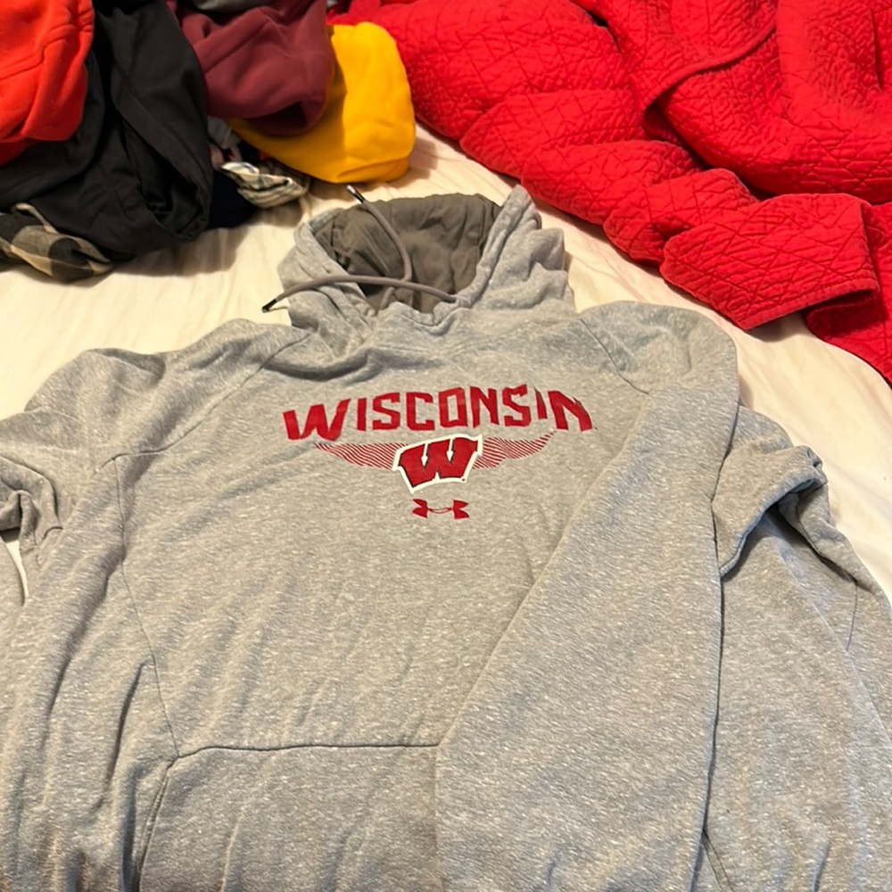 under armour coolgear wisconsin badgers hoodie large gray